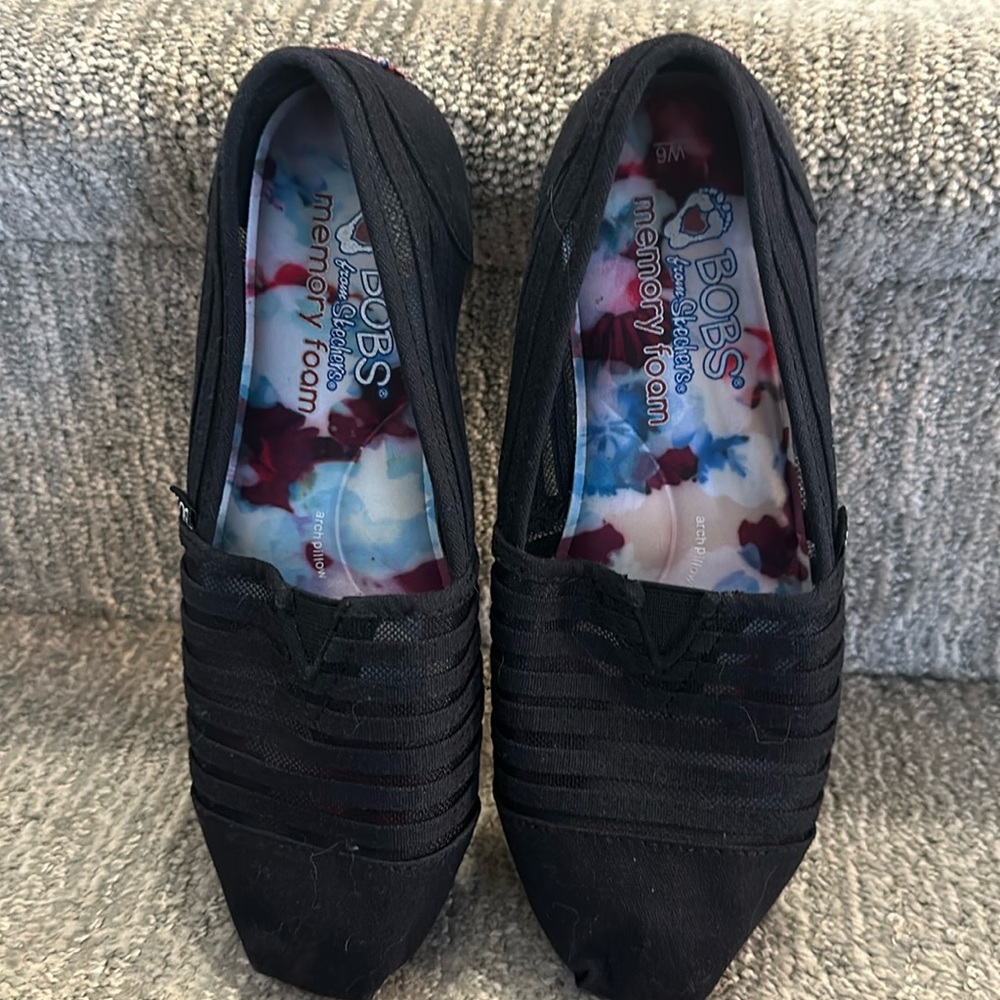 BOBS from sketchers size W6.